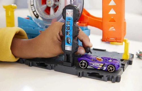 cumpără Mașină Hot Wheels HDP02 Set de joacă City Super Twist Tire Shop în Chișinău 