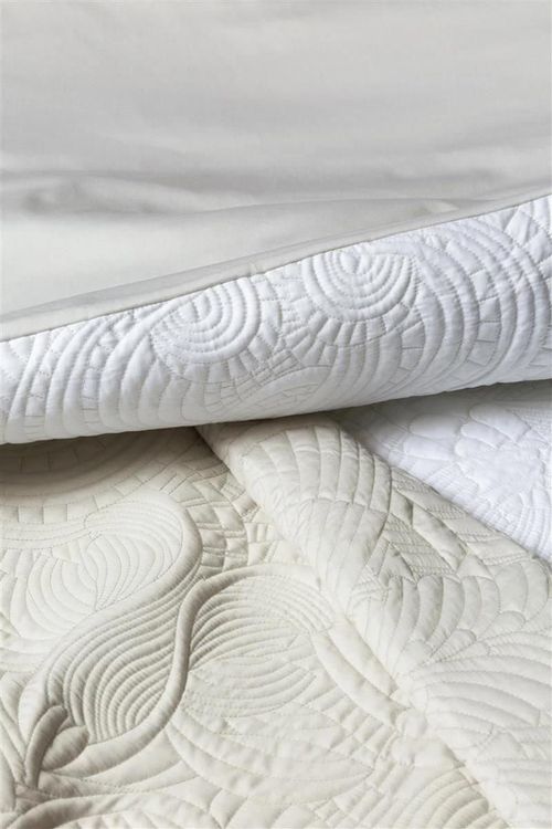 cumpără Pătura Moooi 239558 Dodo Pavone Bedspread 260x260 Ivory în Chișinău 