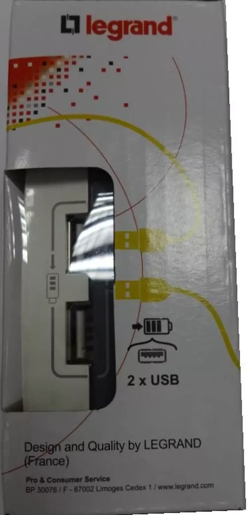 cumpără Adaptor electric Legrand 694671 Fisa 1x2P+T+2xincarcator USB în Chișinău 
