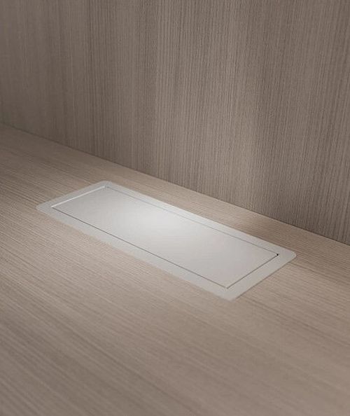 купить Розетка электрическая ASA Plastici 060.34F.00017 Versanet 2.0 3 sockets F Matt White в Кишинёве 