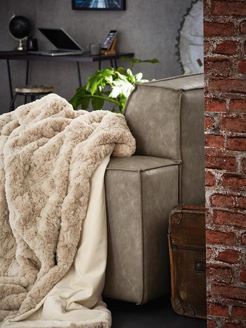 cumpără Textile de casă Bugatti fashion 3953/300 Fur Decke Beige în Chișinău 