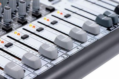 cumpără DJ controller Behringer Xenyx X1204 USB în Chișinău 