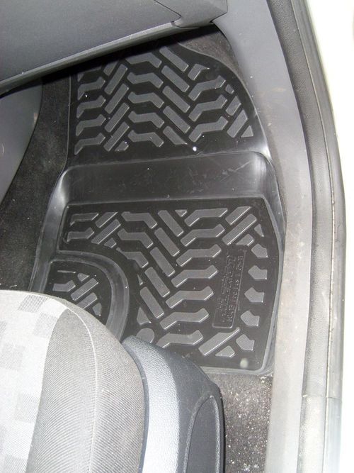 купить Коврик для автомобиля Aileron 60413 Ford Focus II (2005-2011) (3D) в Кишинёве 