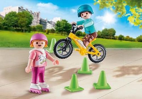 купить Игрушка Playmobil PM70061 Children with Skates and Bike в Кишинёве 