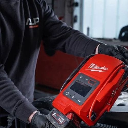 cumpără Încărcător acumlator auto Milwaukee 4933498026 Redresor pornire M18 în Chișinău 