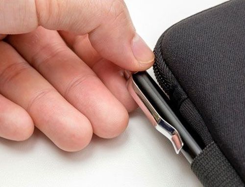 купить Dicota D30818 Value Sleeve 7 Kit, Protective neoprene sleeve with stylus for 7" tablet (husa tableta/чехол для планшета) в Кишинёве 