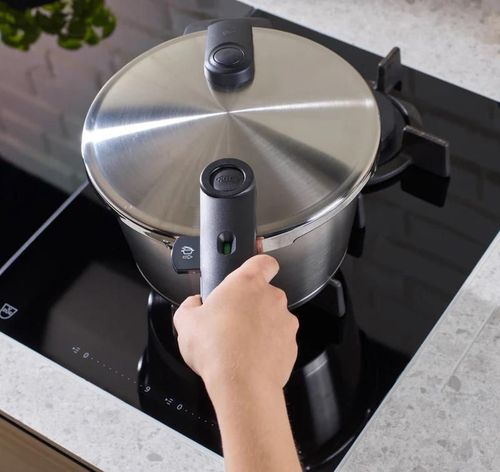 cumpără Oală sub presiune Fissler 60241006070/08 Vitaquick Premium 6L cu insertie în Chișinău 