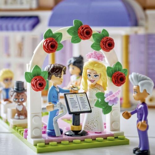 купить Конструктор Lego 42704 Friends. Grand Hotel Heartlake City в Кишинёве 