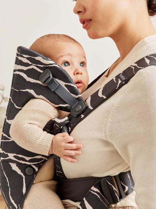 Marsupiu anatomic BabyBjorn Mini  Anthracite/Landscape 