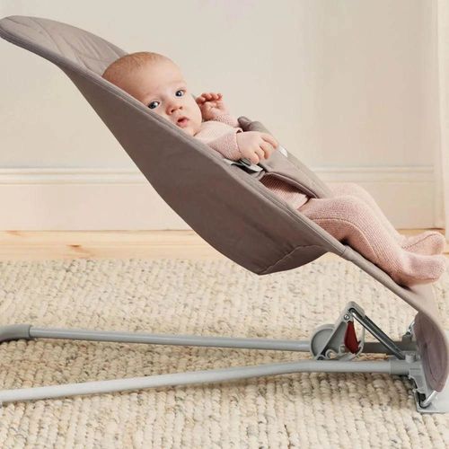 купить Детское кресло-качалка BabyBjorn 006317A Bliss Woven Petal Quilt, Sand Gray в Кишинёве 