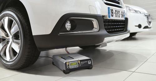 cumpără Încărcător acumlator auto GYS 029071 GYSFLASH 100.12 HF (2.5m Cables) свинец/литий Inverter 12В-100А în Chișinău 
