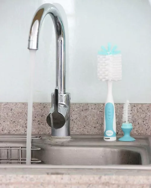 купить Аксессуар для самых маленьких Nuby ID5524 Ёршик с щёткой для чистки сосок и бутылочек в асс. в Кишинёве 