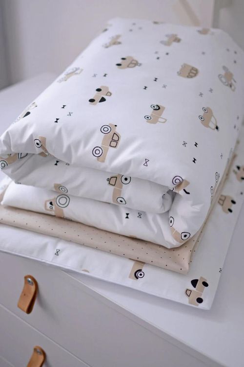 cumpără Lenjerie de pat pentru copii Veres 153.1.29 Сменная постель Бежевые Машинки 90x110/40x60 (3ед.) în Chișinău 