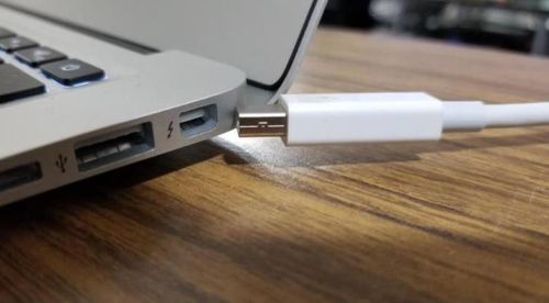 купить Переходник для IT Apple Thunderbolt to Gigabit Ethernet Adapter MD463 в Кишинёве 