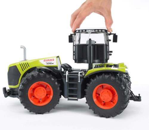 cumpără Mașină Bruder 3015 Tractor Claas Xerion, 42287 în Chișinău 