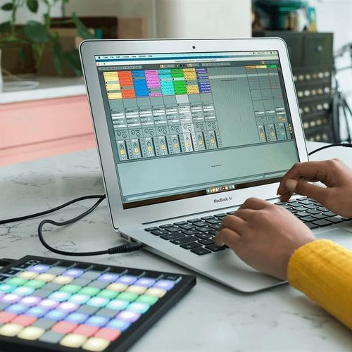 cumpără Accesoriu p/u instrumente muzicale Novation Launchpad Mini MK3 în Chișinău 