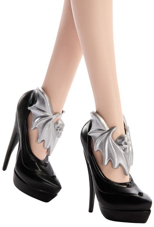 cumpără Păpușă Mattel HYV99 Elvira Mistress of the Dark în Chișinău 