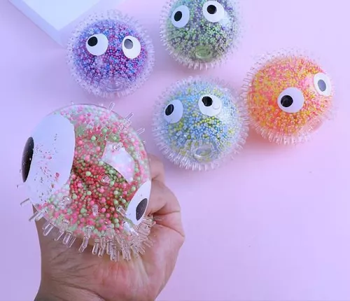 купить Игрушка Essa S45608 Jucărie-antistres, Minge cu țepi si lumini (8 cm) в Кишинёве 