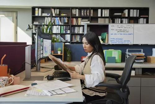 cumpără Căști fără fir Poly Voyager Free 60 UC (M Carbon Black Earbuds + BT700 USB-C Adapter +Touchscreen Charge Case) în Chișinău 