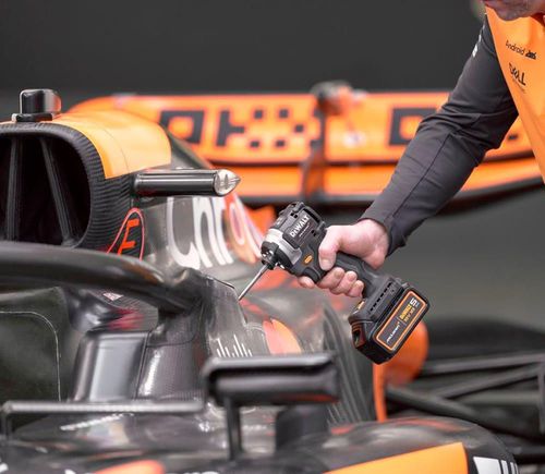cumpără Set de scule electrice DeWalt DCK2225MP2T-QW, MCLAREN Limited Edition în Chișinău 