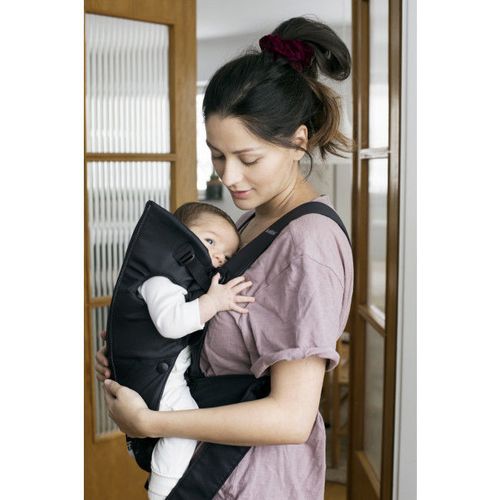 Marsupiu anatomic BabyBjorn Mini Black cu pozitii multiple de purtare 