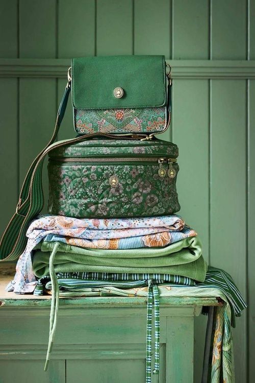 купить Несессер/косметичка Pip Studio 51.274.286 Cleo Beauty Case Quilted Daisy Dreams Green 26x16x16cm Green в Кишинёве 