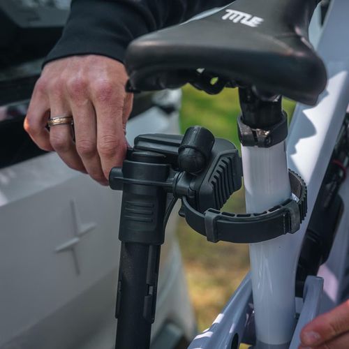 cumpără Suport auto bicicleta THULE VeloLite 3-bike no tilt platform towbar bike carrier 13pin black (9053100) în Chișinău 