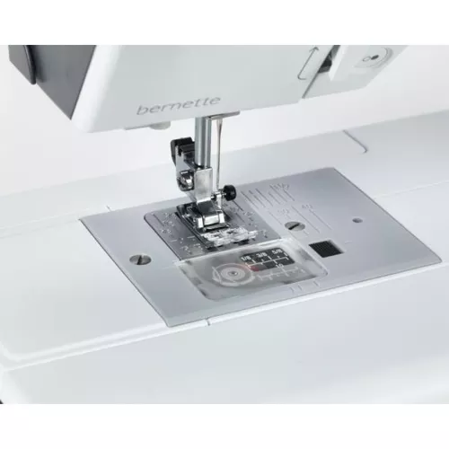 cumpără Mașină de cusut Bernette B37 în Chișinău 