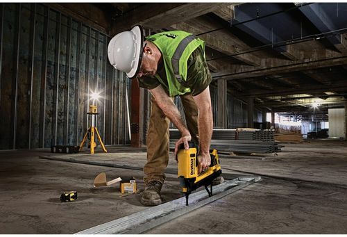 cumpără Capsator pentru construcții DeWalt DGN845D1-QW cu Gaz pentru beton, otel si caramida, Li-Ion 18V 2.0Ah în Chișinău 