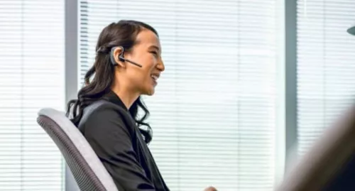 cumpără Cască fără fir Bluetooth Poly Voyager 5200 USB-A Bluetooth Headset + BT700 dongle în Chișinău 