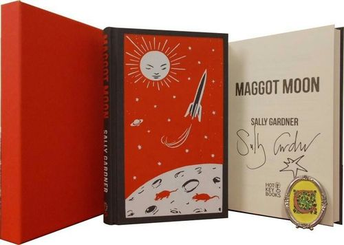 купить Maggot Moon (Special Edition) by Sally Gardner в Кишинёве 