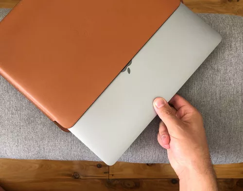 купить Сумка для ноутбука Apple Leather Sleeve for 13-inch MacBook Pro – Saddle Brown, MRQM2ZM/A в Кишинёве 