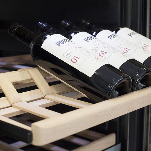 cumpără Frigider pentru vin Caso WineChef Pro 180 black în Chișinău 