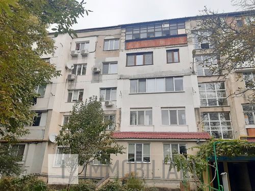 Apartament cu 3 camere, or. Ialoveni, str. Alexandru cel Bun. 