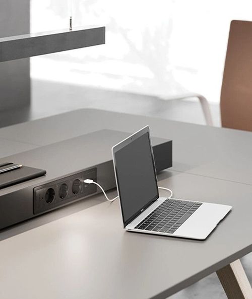 купить Розетка электрическая ASA Plastici 060.40F.00009 Versaframe 3.0 3 sockets F+ 1 USB.5V (A+C) Black в Кишинёве 