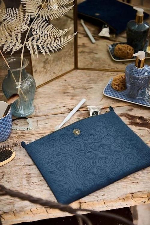 купить Несессер/косметичка Pip Studio 51.274.208 Charly Cosmetic Flat Pouch Large Velvet Quiltey Days Blue 30x1x22cm в Кишинёве 