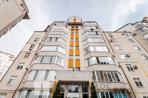 Apartament cu 3 camere, sect. Rîșcani, str. Academician Sergiu Rădăuțanu. 