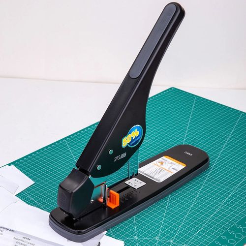 купить Степлер канцелярский Deli DLE0485 Capsator Pro, 210 foi, negru в Кишинёве 