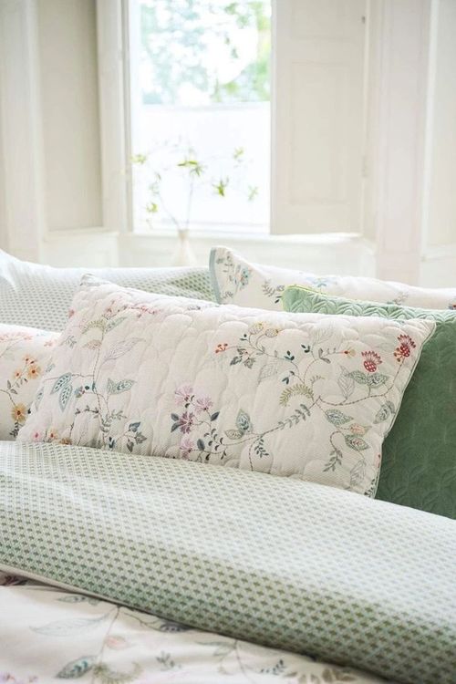 cumpără Set de perne si plapume Pip Studio 329639 Kili Flower Cushion 45x70 White în Chișinău 