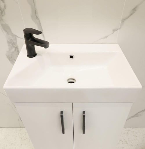 cumpără Dulap pentru lavoar Bayro универсальный Vision под умыв. Stance 550 белый мат în Chișinău 