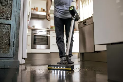 cumpără Aspirator fără fir Karcher VC 6 Cordless ourFamily (1.198-670.0) în Chișinău 