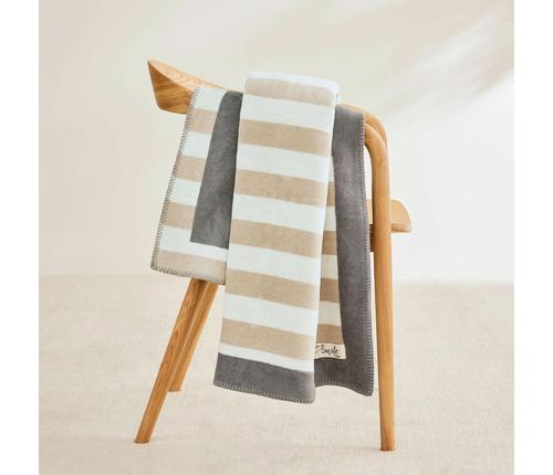 купить Плед s.Oliver 2656/380 Jacquar Decke 150х200 Beige/grey в Кишинёве 