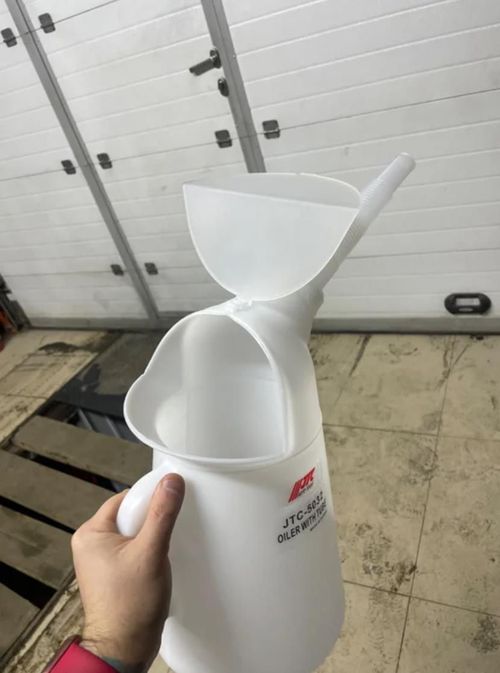 cumpără Accesoriu auto JTC JTC-5032 Емкость мерная для технических жидкостей 5л. с носиком 170мм în Chișinău 