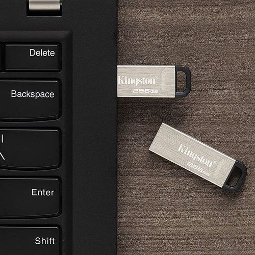 купить Память USB Flash 32GB Kingston DTKN/32GB DataTraveler Kyson Silver, Metal casing, Compact and lightweight (Read 200 MByte/s), USB 3.2 (memorie portabila Flash USB/внешний накопитель флеш память USB) в Кишинёве 