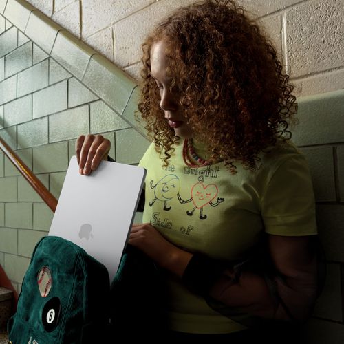 cumpără Laptop Apple MacBook Air 15" M5 10c/10g 16/512 GB Midnight MDVH4 în Chișinău 