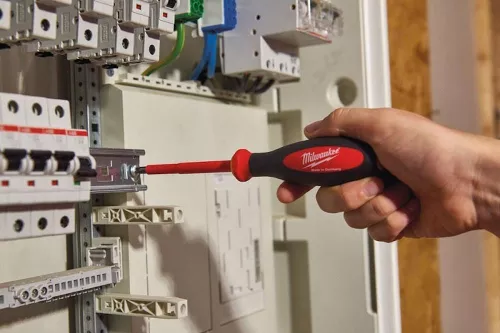 купить Отвёртка Milwaukee 4932464054 VDE 1000V T30x100 Отвёртка в Кишинёве 