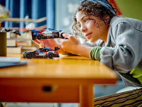 купить Конструктор Lego 76922 Bmw M4 Gt3 & Bmw M Hybrid V8 Race Cars в Кишинёве 