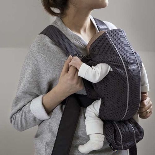 Marsupiu anatomic BabyBjorn Mini Anthracite 3D Mesh 