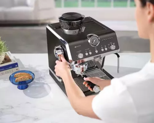 купить Кофемашина DeLonghi EC9555.BK La Specialista Opera в Кишинёве 