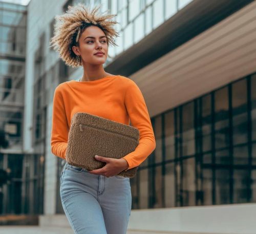 cumpără Geantă laptop Hama 231017 “Cozy” Laptop Sleeve, 36-40 cm (14.1” - 15.6”) în Chișinău 